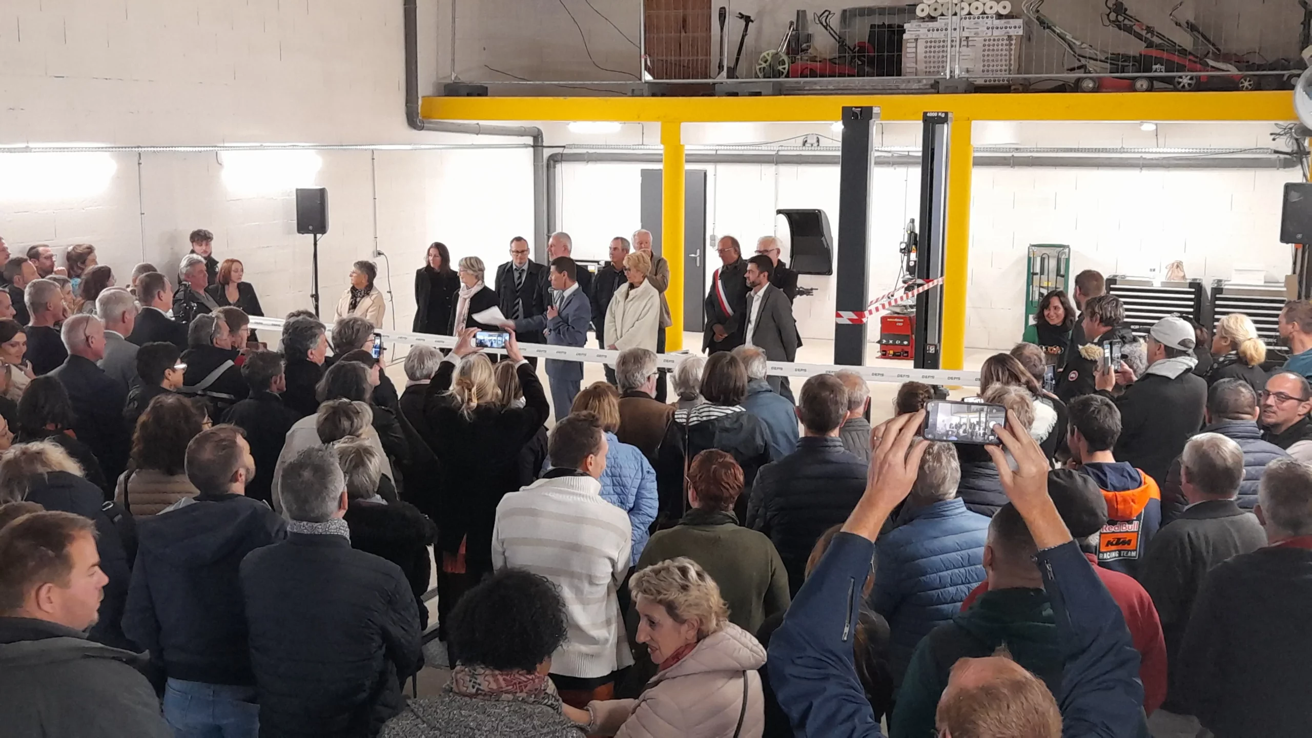 Réunion de partenaires et d’employeurs avec DEFIS autour de l’insertion professionnelle et des projets de territoire.